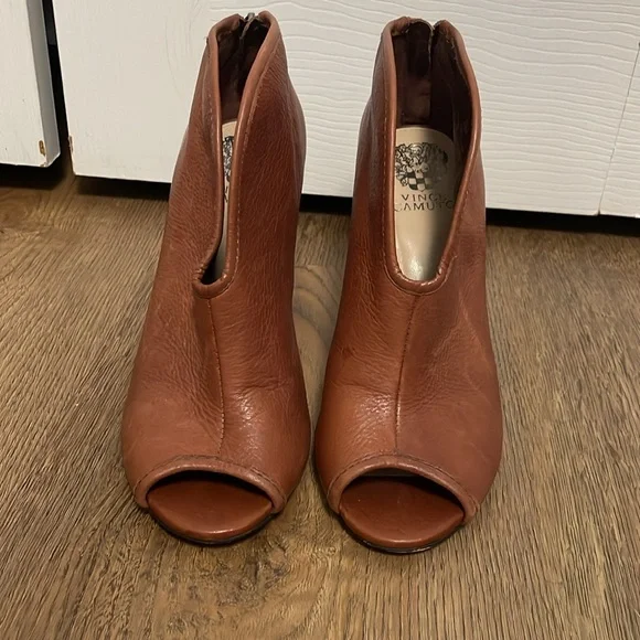 GUC Vince Camuto brown leather open toe heels. 4” heel Size 8.5 M - Picture 4 of 11